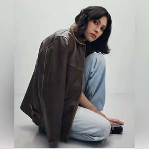 WORN VINTAGE
ITEM: FADED LEATHER JACKET
COLOR: BROWN